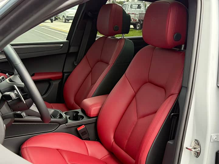 Porsche Macan 2025 2025款 Macan 2.0T 逐梦版
