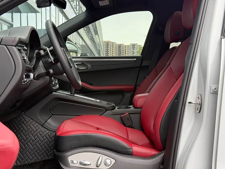 Porsche Macan 2025 2025款 Macan 2.0T 逐梦版