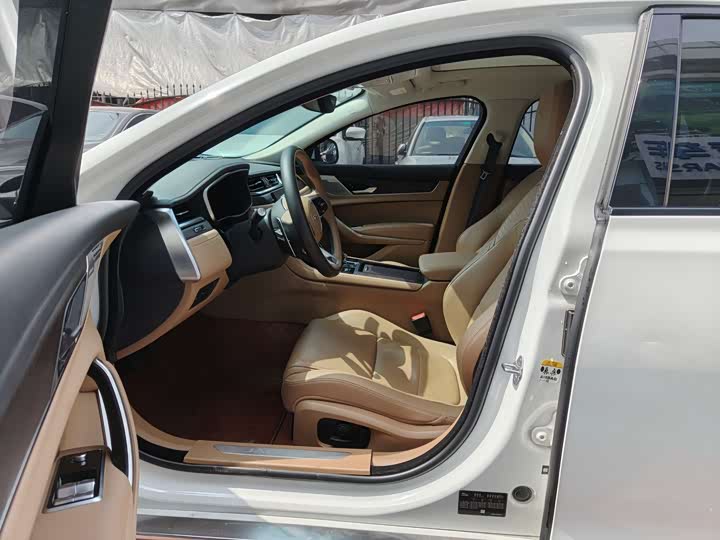 Jaguar XF L 2024 2024款 2.0T P250 两驱尊享豪华版