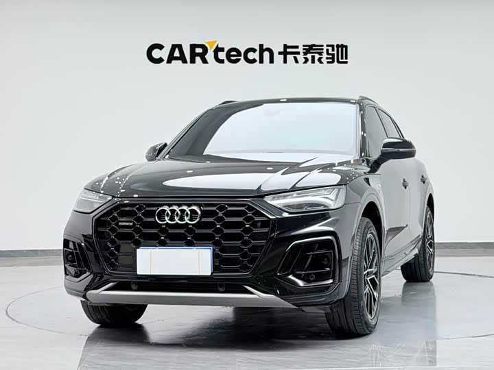 Фото 1 - Audi Q5L