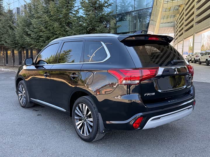 Mitsubishi Outlander 2021 2021款 2.0L 两驱畅享版 5座