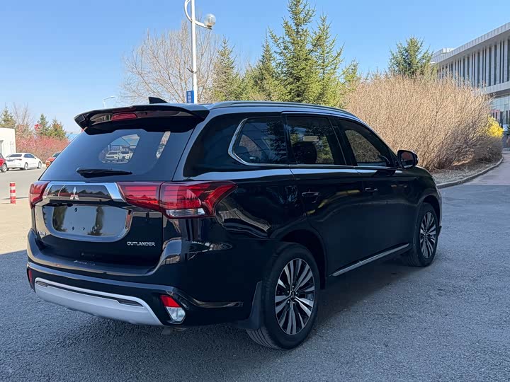 Mitsubishi Outlander 2021 2021款 2.0L 两驱畅享版 5座