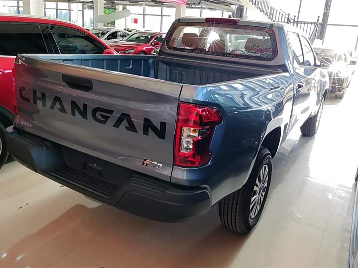 2023 Changan F70