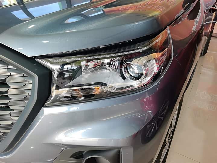 2023 Changan F70