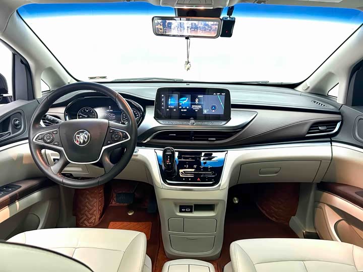 Photo 9 - Buick GL8 ES