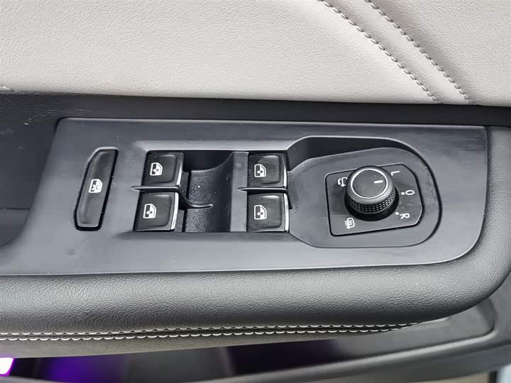 Volkswagen Tavendor 2023 2023款 380TSI 四驱R-Line巡游版