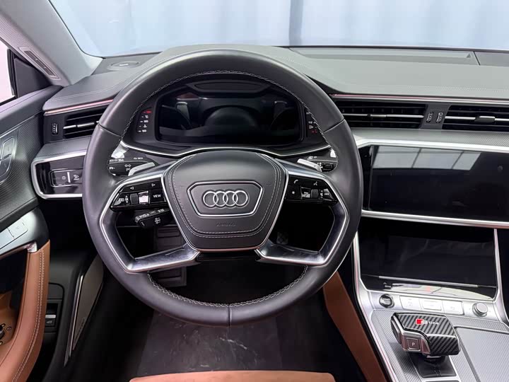 Фото 7 - Audi A7L