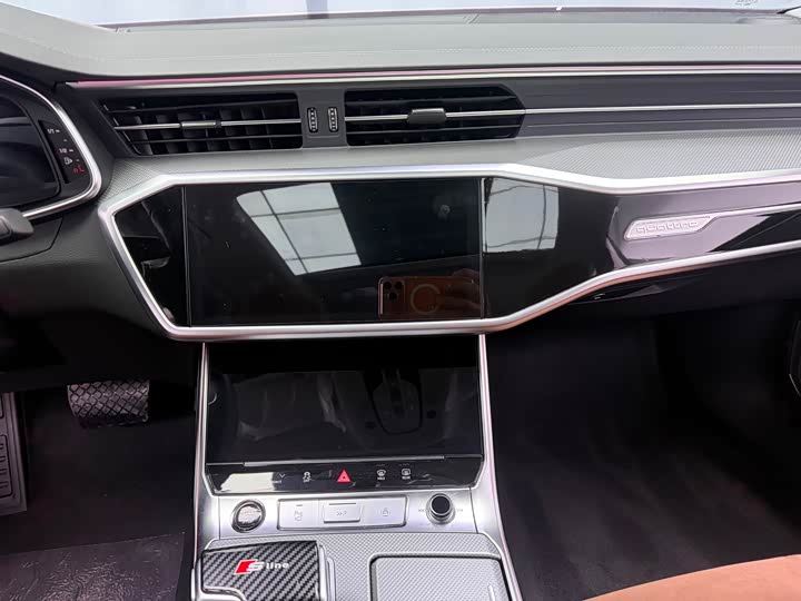 Фото 8 - Audi A7L