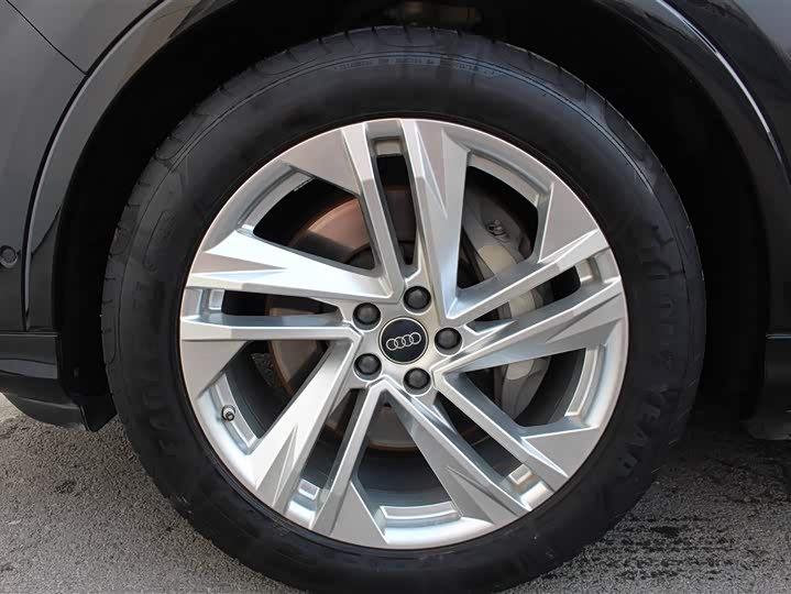 Zdjęcie 7 - Audi Q7