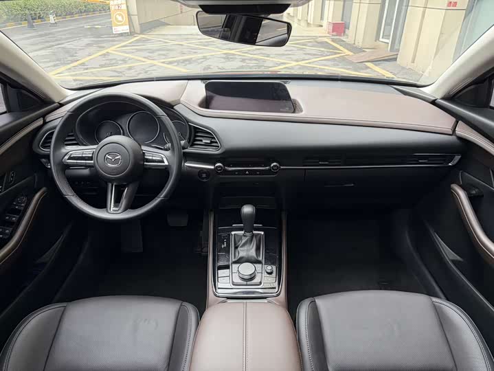 Photo 4 - Mazda CX-30