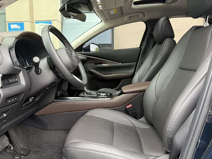 Photo 7 - Mazda CX-30