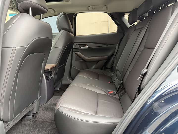Photo 8 - Mazda CX-30