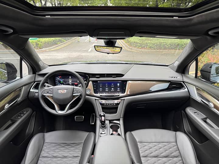 2025 Cadillac XT6