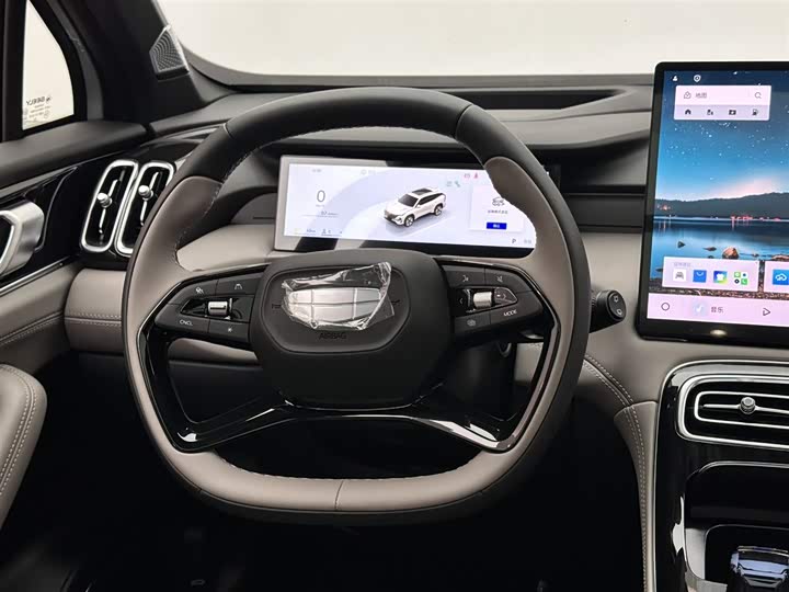 Фото 7 - Geely Atlas L