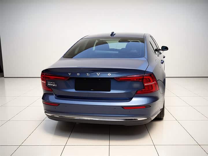 Volvo S60 2026 2026款 B4 智逸豪华版