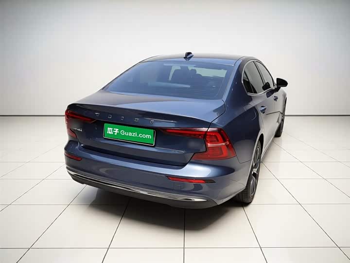Volvo S60 2026 2026款 B4 智逸豪华版