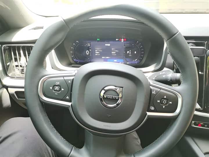 Volvo S60 2026 2026款 B4 智逸豪华版