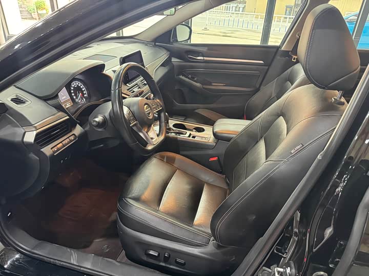 Zdjęcie 5 - Nissan Teana