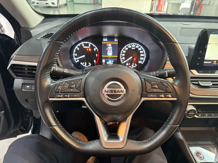 Zdjęcie 8 - Nissan Teana