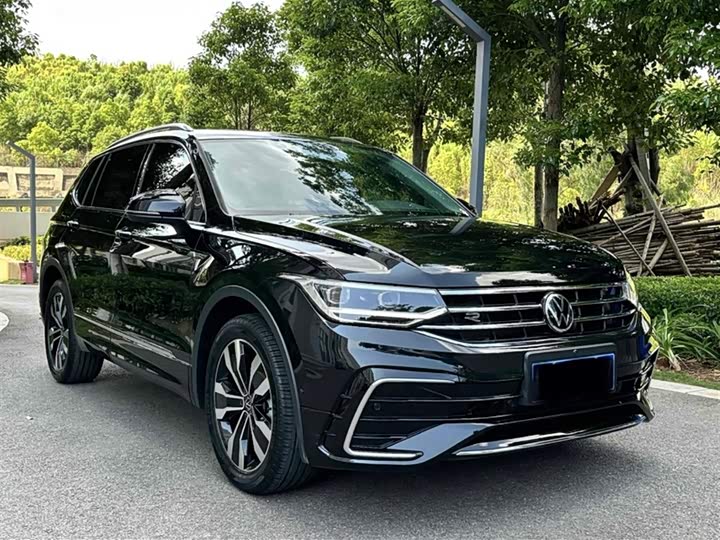 Volkswagen Tiguan L Pro 2025 2025款 出众款 330TSI 自动两驱R-Line龙耀版