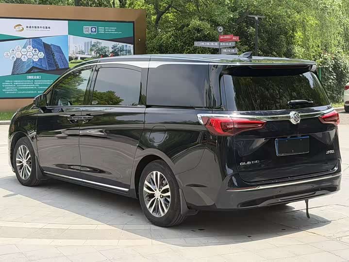 Zdjęcie 6 - Buick GL8 ES