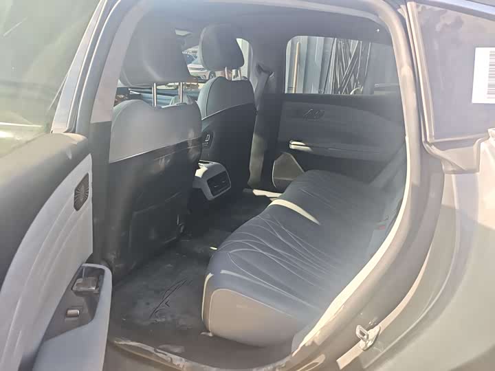 Geely Galaxy E8 2025 2025款 575km 探索智驾版
