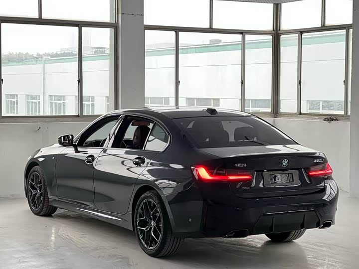 BMW 3 Series 2025 2025款 330Li M运动曜夜套装
