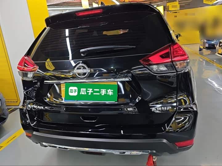 Nissan X-Trail 2025 2025款 荣誉 2.0L 两驱真心版