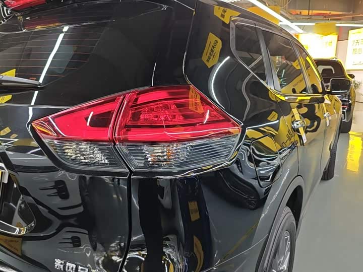 Nissan X-Trail 2025 2025款 荣誉 2.0L 两驱真心版