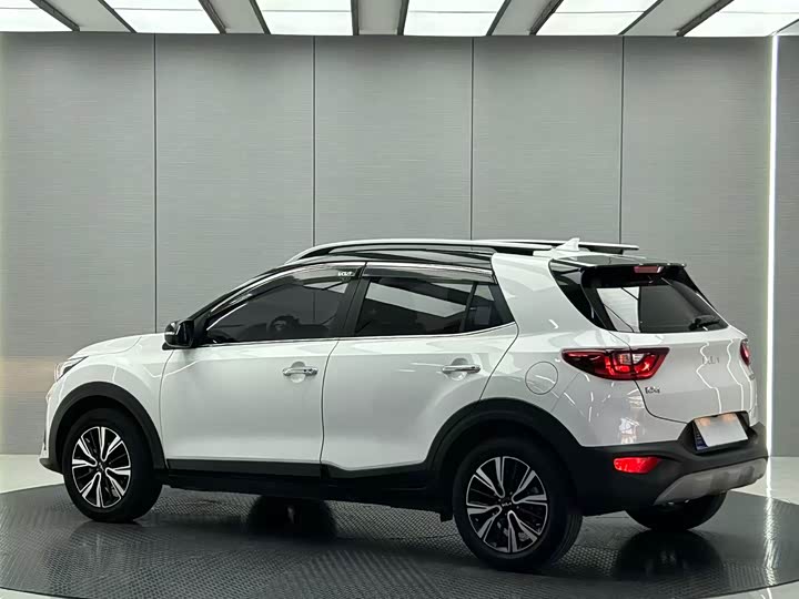 Kia KX1 2021 2021款 1.4L CVT天窗款