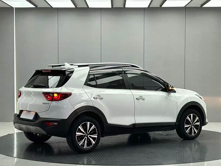 Kia KX1 2021 2021款 1.4L CVT天窗款