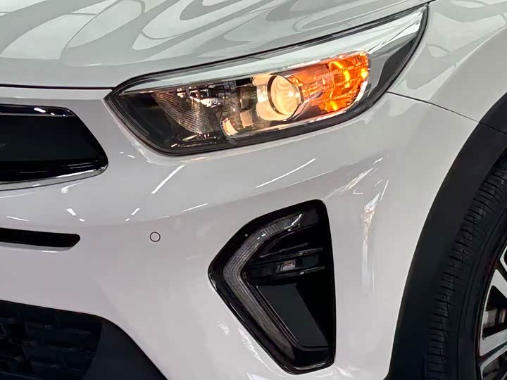 Kia KX1 2021 2021款 1.4L CVT天窗款