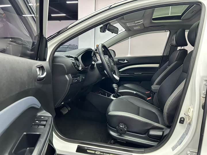 Kia KX1 2021 2021款 1.4L CVT天窗款