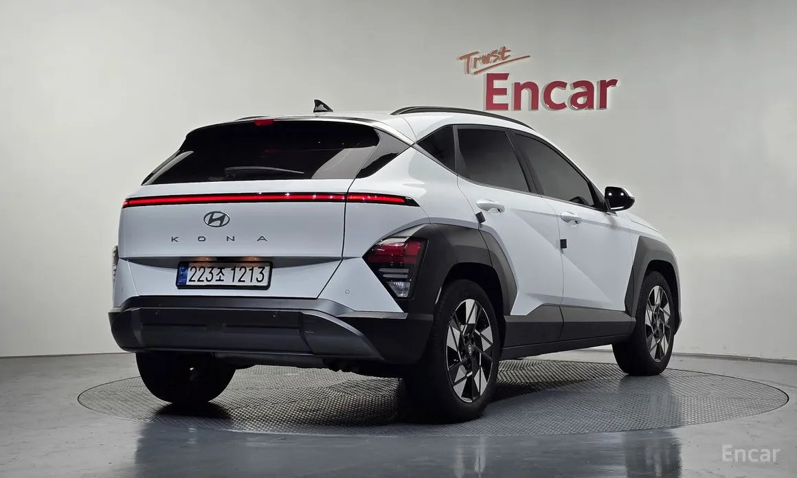 Фото 2 - Hyundai Kona