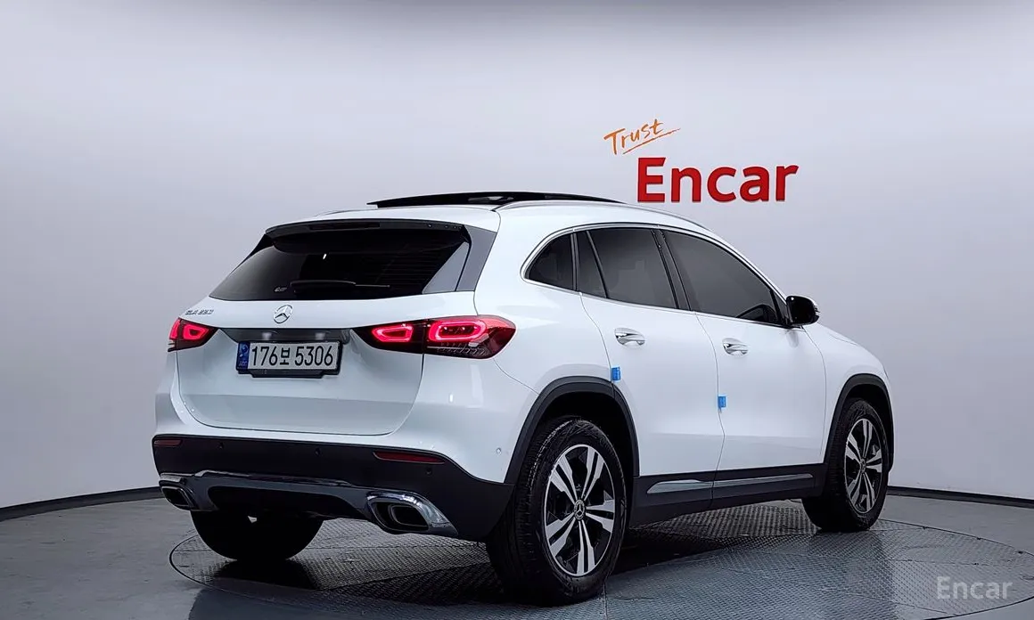 2020 Mercedes-Benz GLA-Class