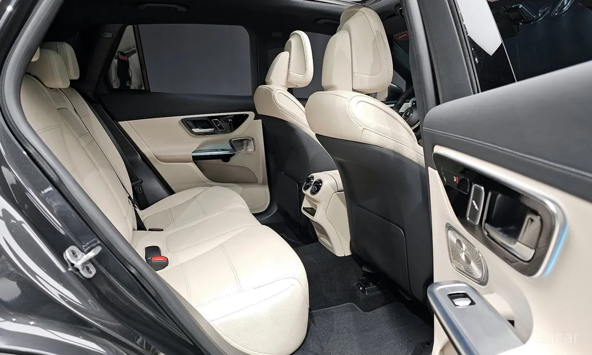 Mercedes-Benz GLC-Class 2023 GLC 300 4MATIC Avantgarde