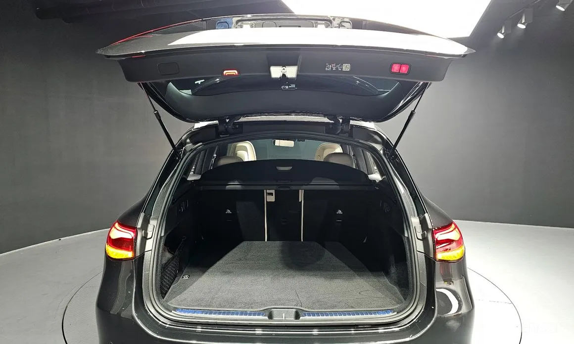 Mercedes-Benz GLC-Class 2023 GLC 300 4MATIC Avantgarde