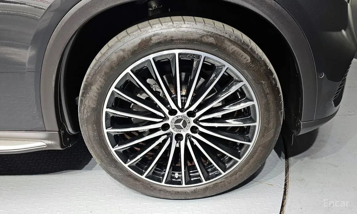 Mercedes-Benz GLC-Class 2023 GLC 300 4MATIC Avantgarde