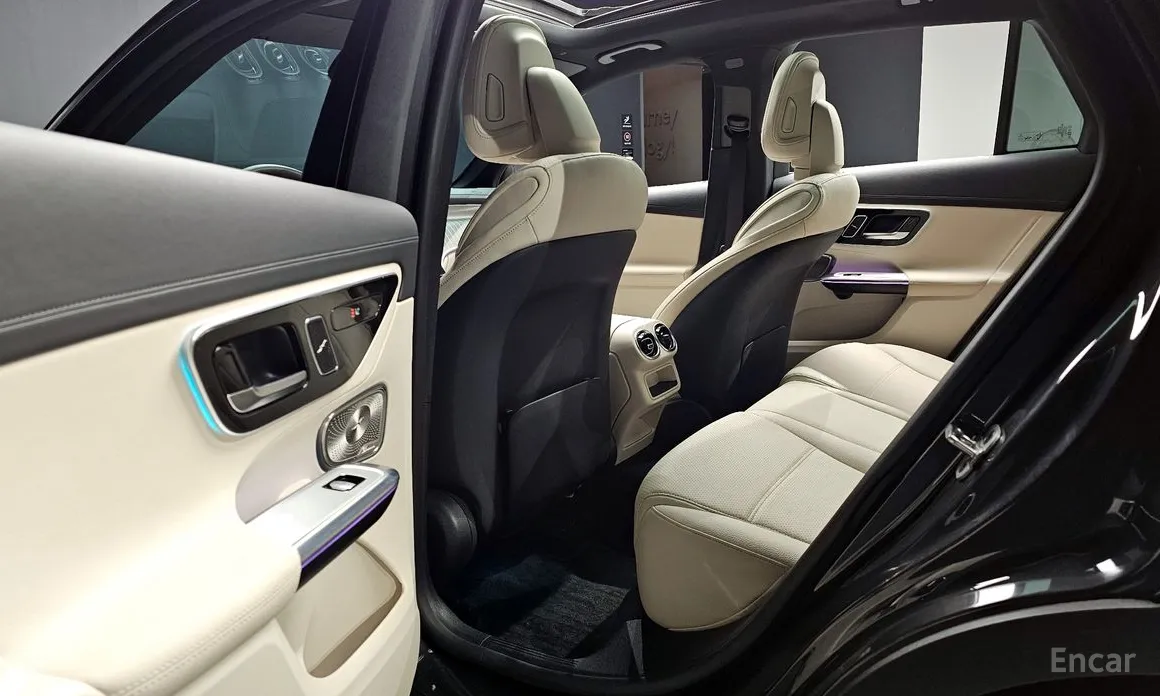 Mercedes-Benz GLC-Class 2023 GLC 300 4MATIC Avantgarde