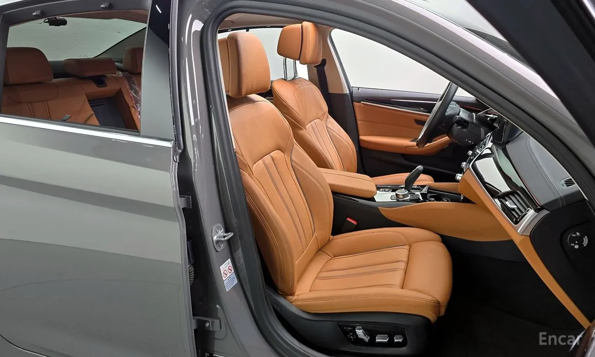 BMW 5 Series 2017 520i Luxury