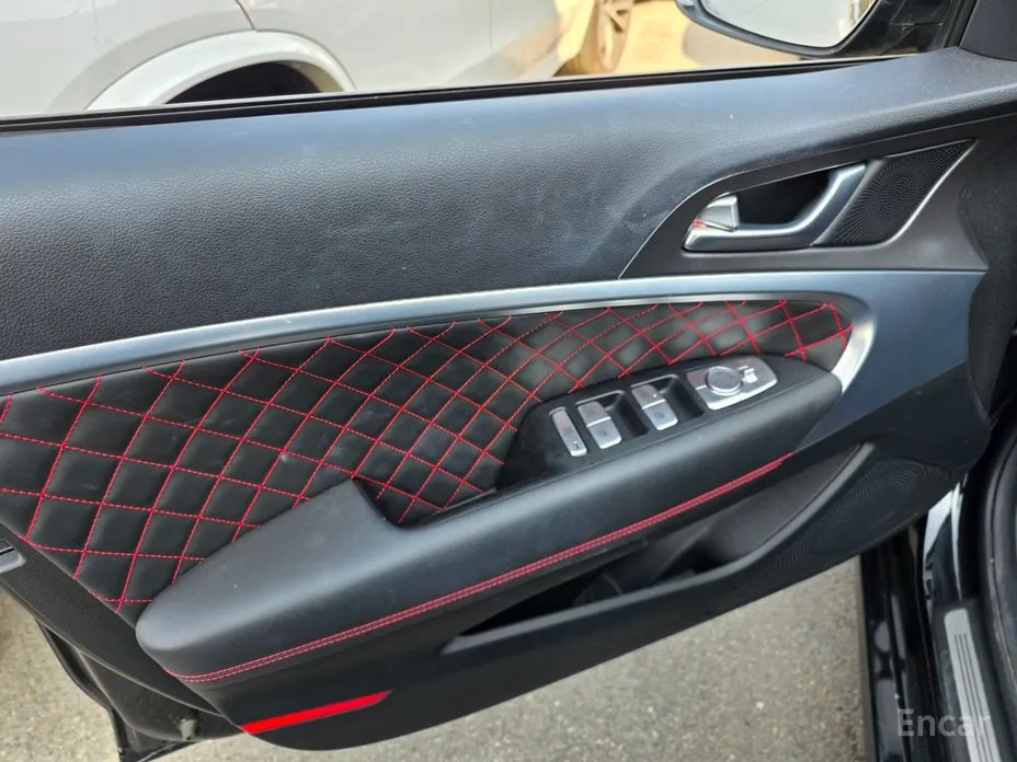 Genesis G70 2020 Gasoline 2.5T 2WD