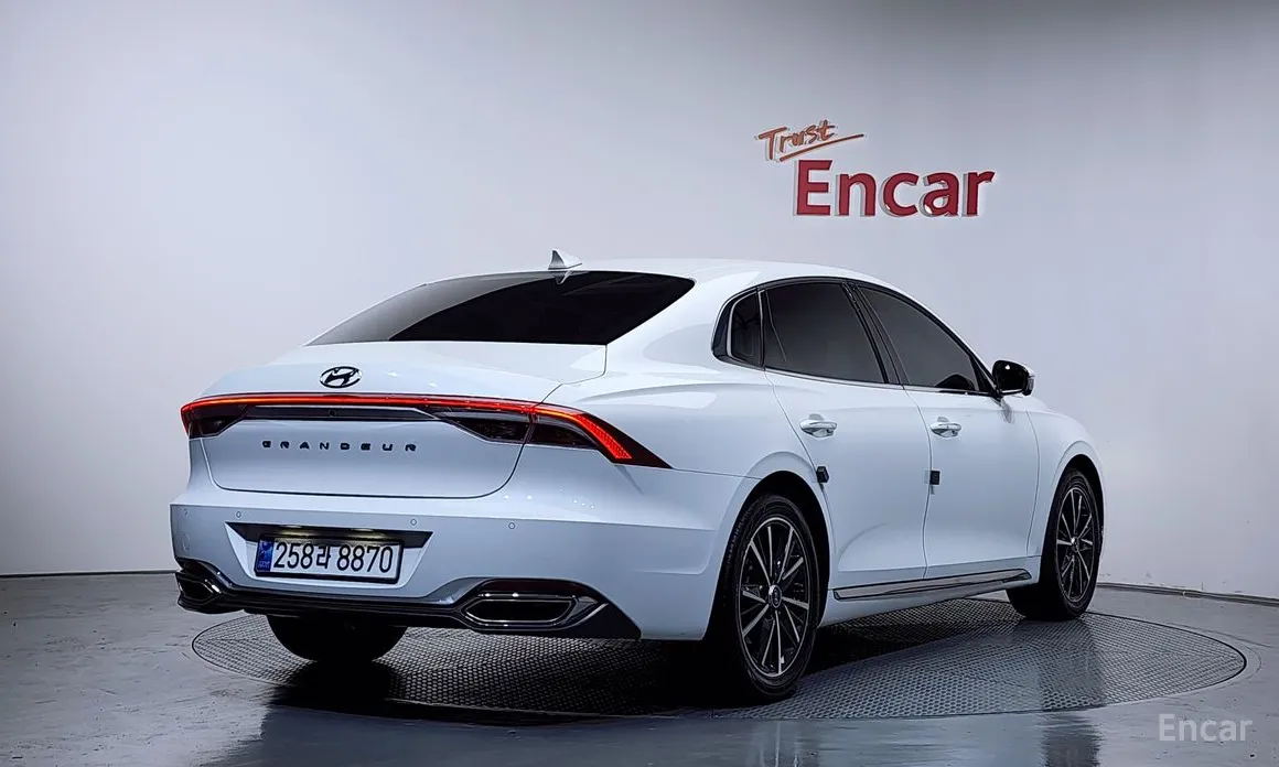 Фото 2 - Hyundai Grandeur