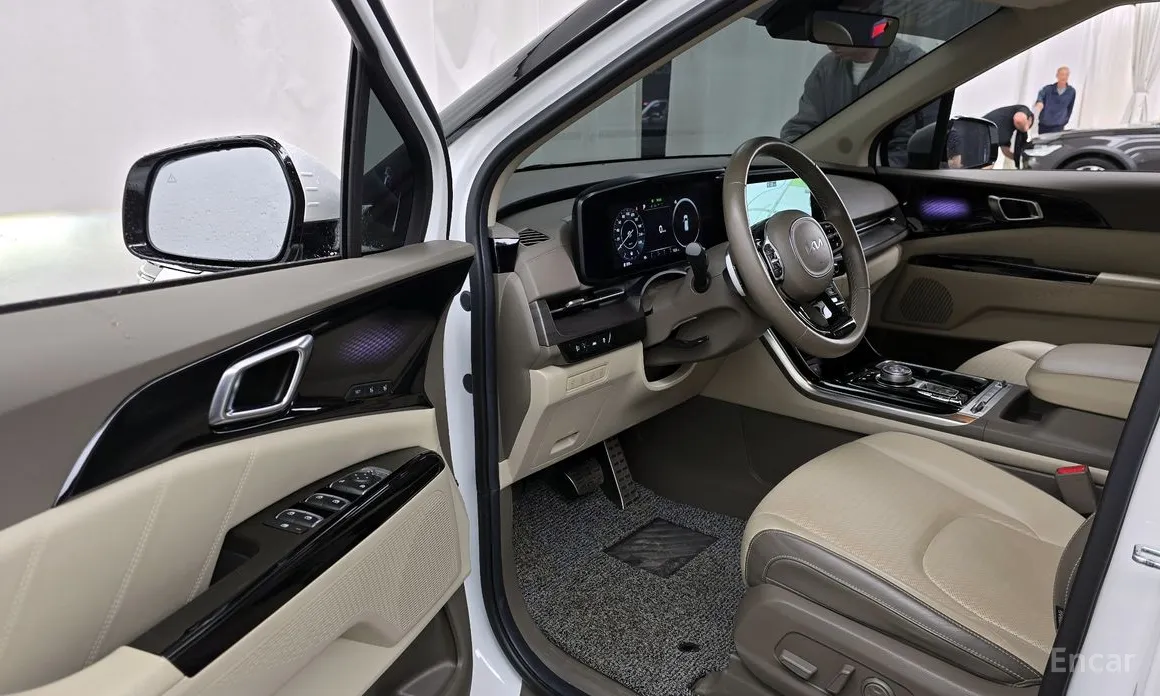 Фото 10 - Kia Carnival
