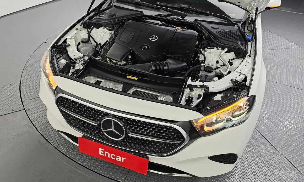 Mercedes-Benz E-Class 2024 E200 Avantgarde