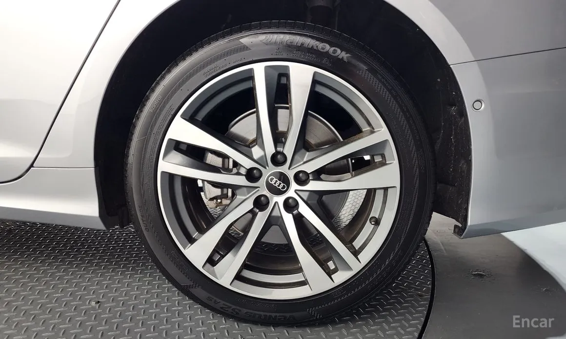Фото 21 - Audi A6