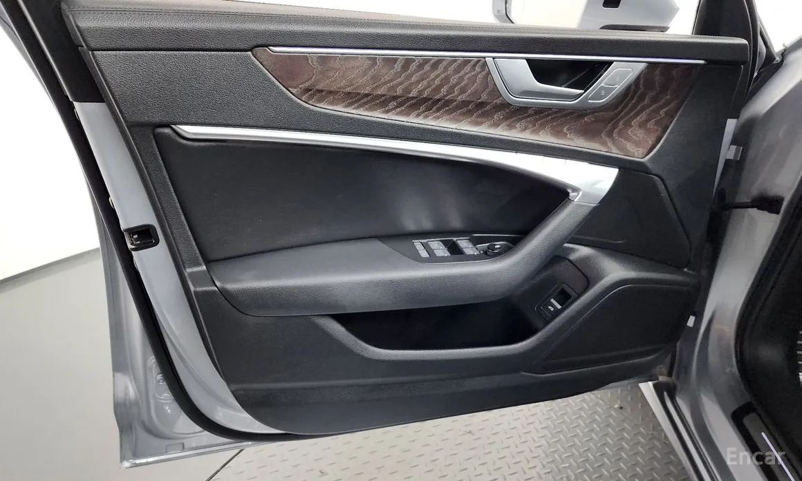 Фото 24 - Audi A6