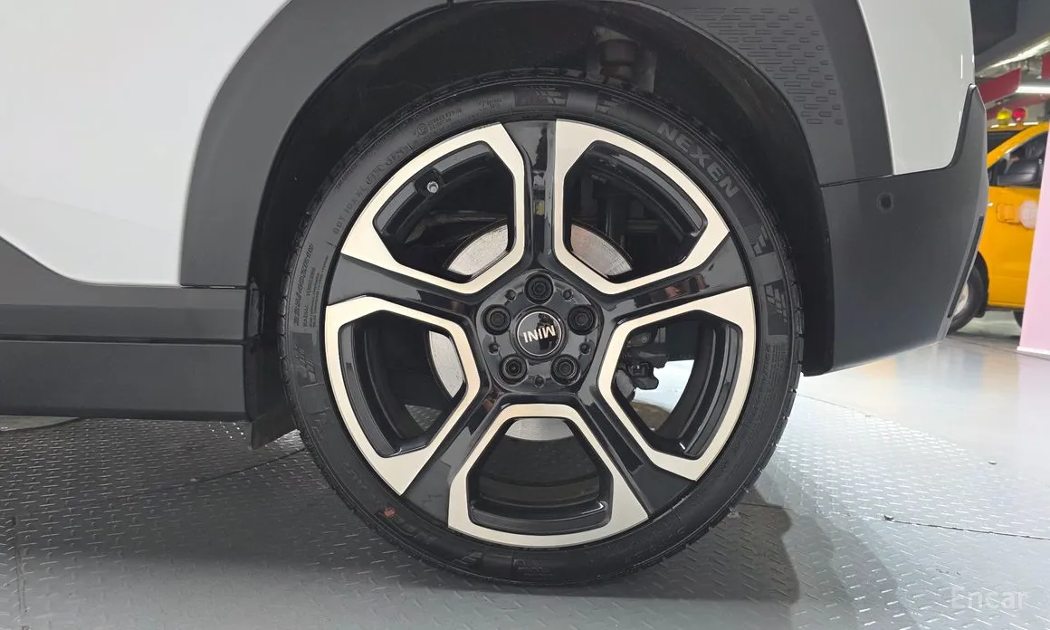 Mini Aceman 2025 SE Favoured