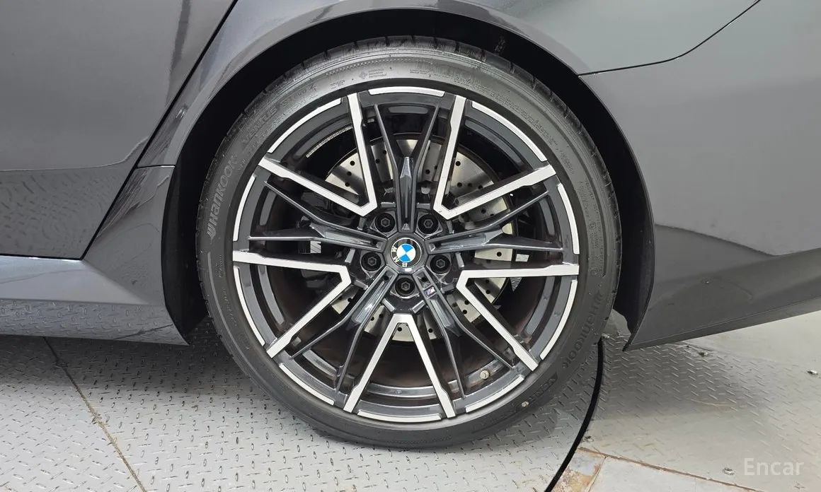 BMW M5 2024 M5 Sedan