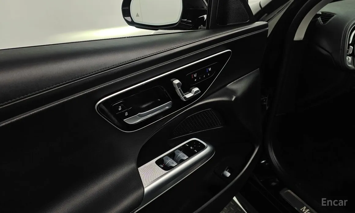 Фото 18 - Mercedes-Benz E-Class