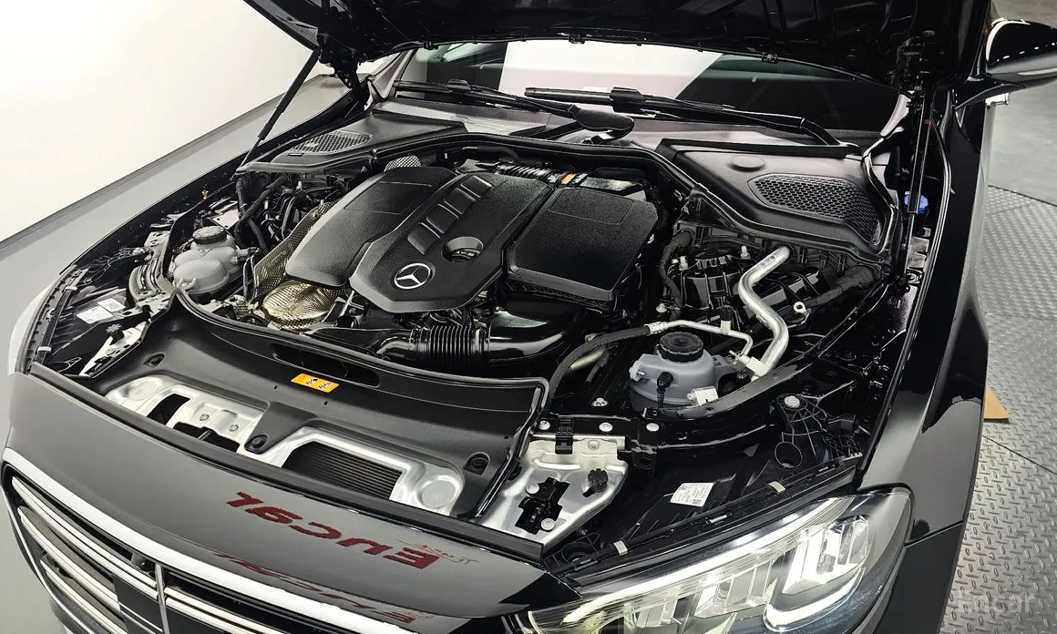 Фото 6 - Mercedes-Benz E-Class